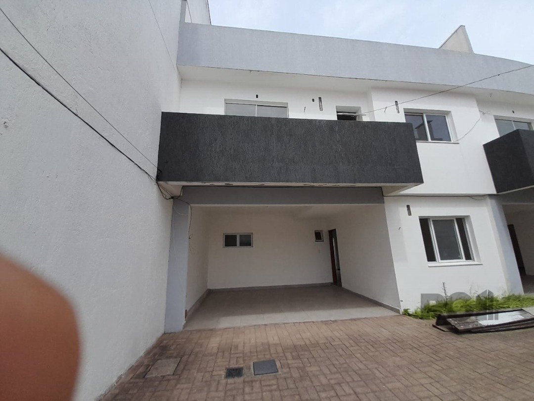 Casa Condominio com 236m², 3 dormitórios, 1 suíte no bairro Camaquã em Porto Alegre para Comprar