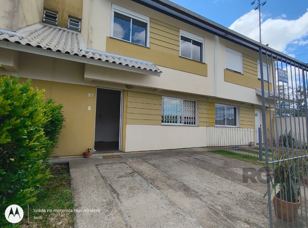 Casa Condominio com 141m², 3 dormitórios, 1 suíte, 2 vagas no bairro Hípica em Porto Alegre para Comprar