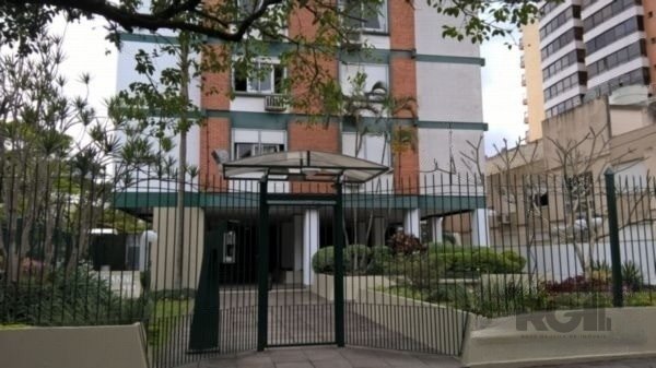 Apartamento com 124m², 3 dormitórios, 1 suíte, 1 vaga no bairro Menino Deus em Porto Alegre para Comprar