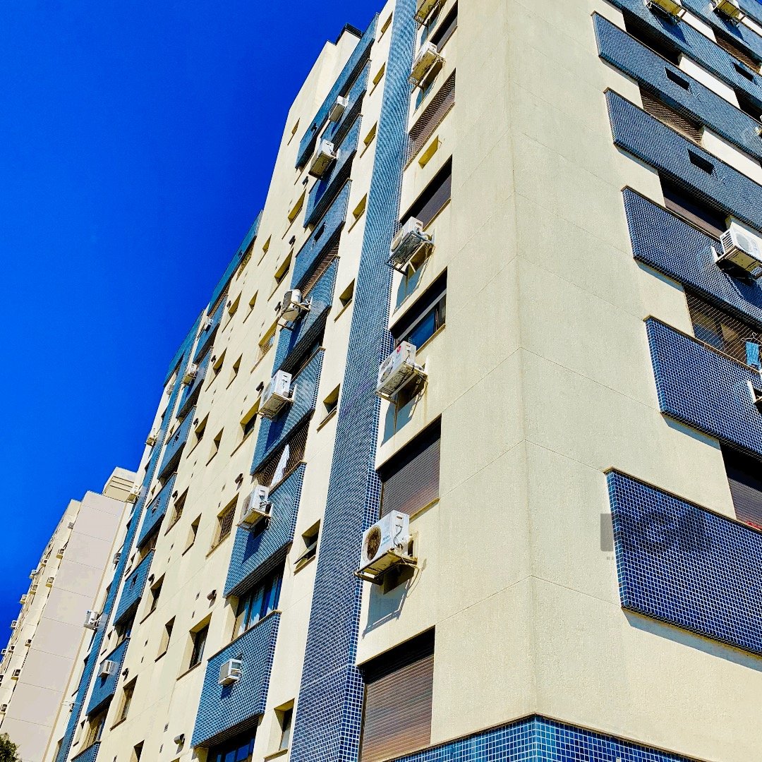 Apartamento com 70m², 2 dormitórios, 1 suíte, 1 vaga no bairro Higienópolis em Porto Alegre para Comprar
