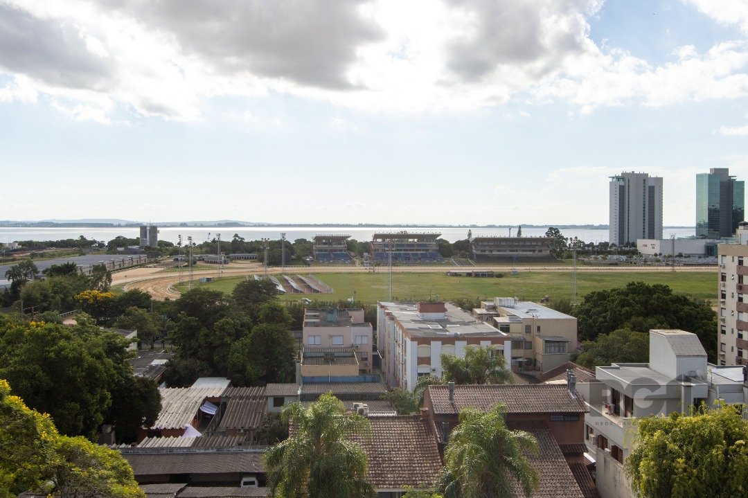 Apartamento com 79m², 3 dormitórios, 1 vaga no bairro Cristal em Porto Alegre para Comprar