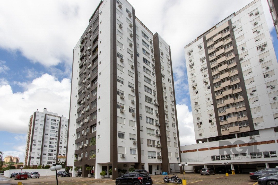 Cobertura com 139m², 2 dormitórios, 1 suíte, 2 vagas no bairro Boa Vista em Porto Alegre para Comprar