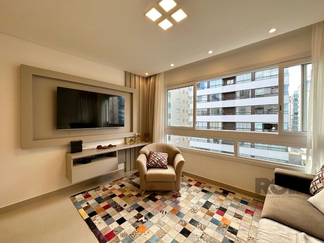Apartamento com 122m², 3 dormitórios, 1 suíte, 1 vaga no bairro Centro em Capão da Canoa para Comprar