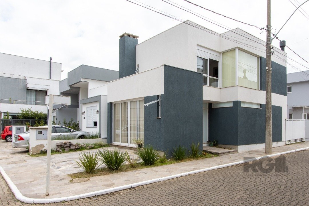 Casa Condominio com 131m², 3 dormitórios, 1 suíte, 2 vagas no bairro Jardim Dos Lagos II em Porto Alegre para Comprar
