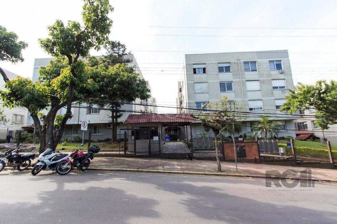 Apartamento com 75m², 2 dormitórios no bairro Camaquã em Porto Alegre para Comprar