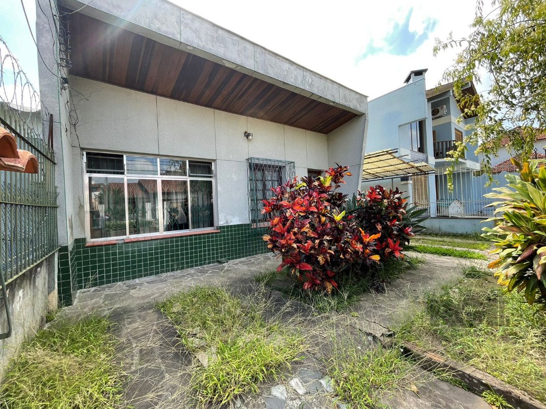 Terreno com 330m² no bairro Glória em Porto Alegre para Comprar