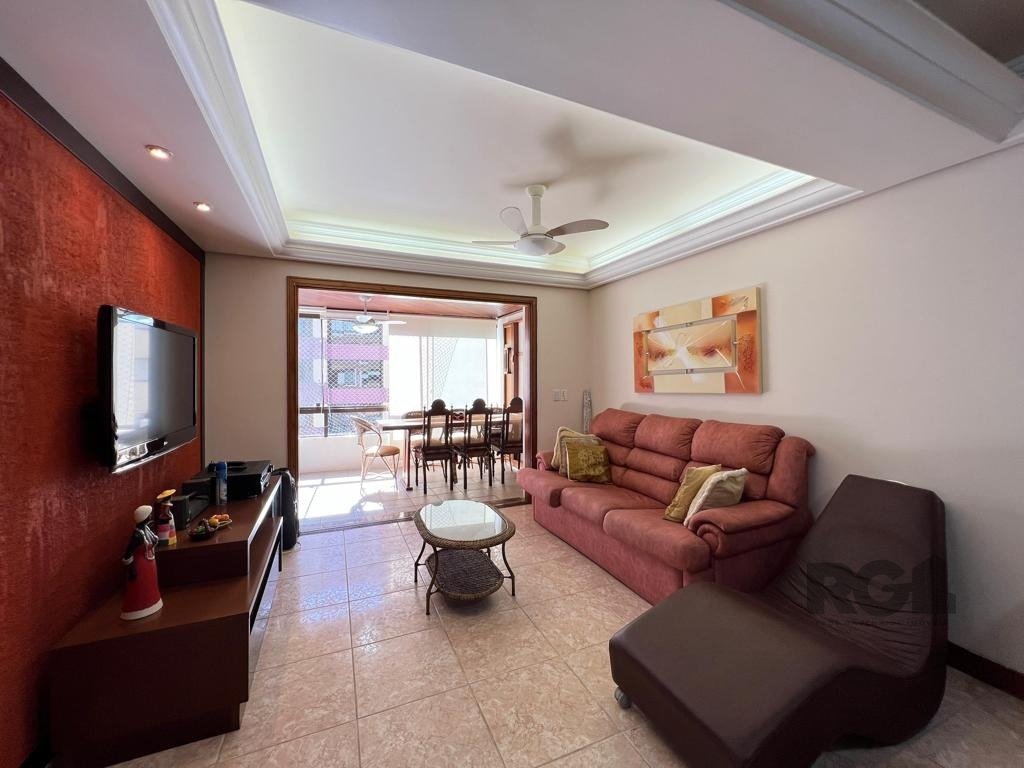 Apartamento com 110m², 3 dormitórios, 1 suíte, 1 vaga no bairro Centro em Capão da Canoa para Comprar