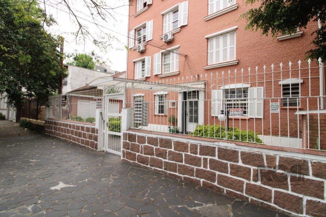 Apartamento com 54m², 1 dormitório no bairro São Geraldo em Porto Alegre para Comprar