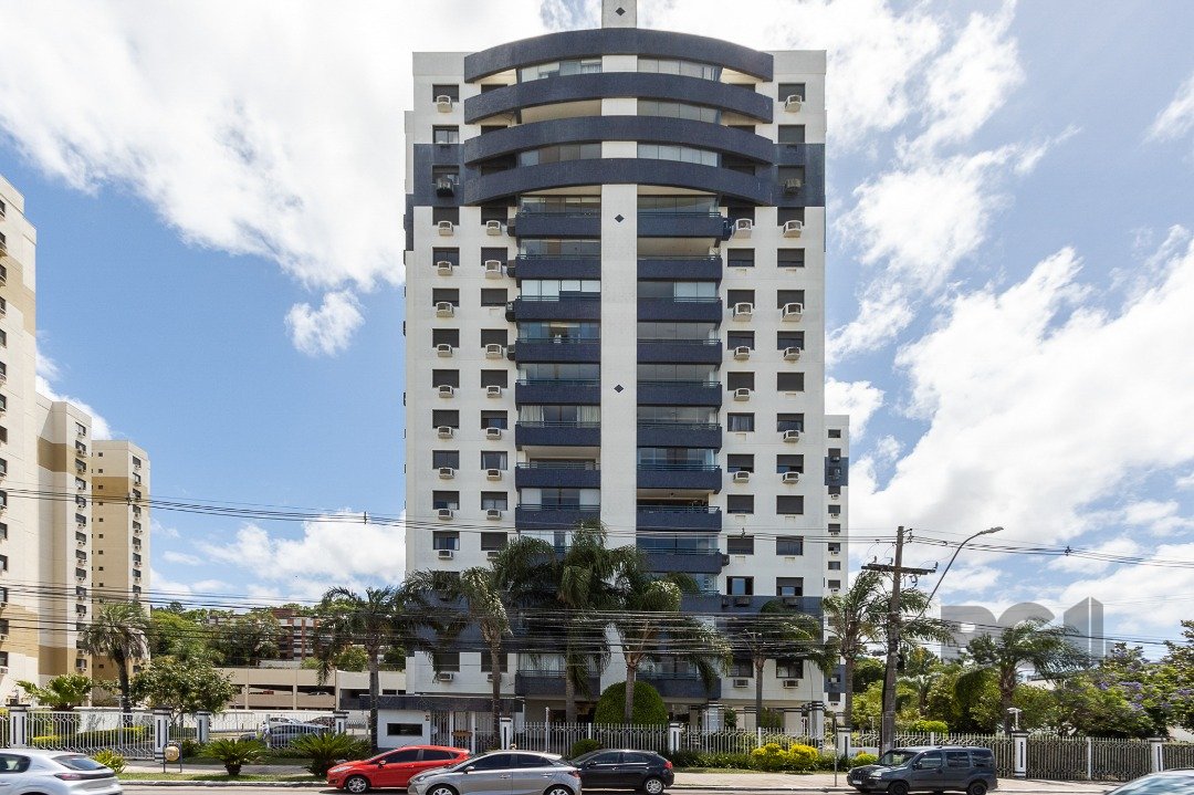 Apartamento com 98m², 3 dormitórios, 1 suíte, 1 vaga no bairro Cristal em Porto Alegre para Comprar