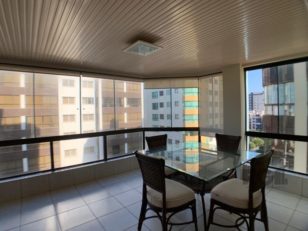 Apartamento com 146m², 3 dormitórios, 1 suíte, 2 vagas no bairro Navegantes em Capão Da Canoa para Comprar