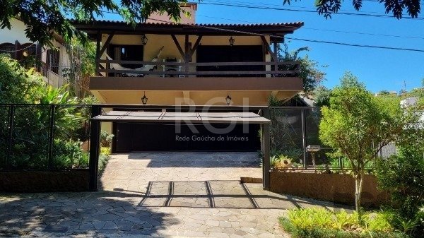 Casa para alugar com 7 quartos, 951m² - Foto 1