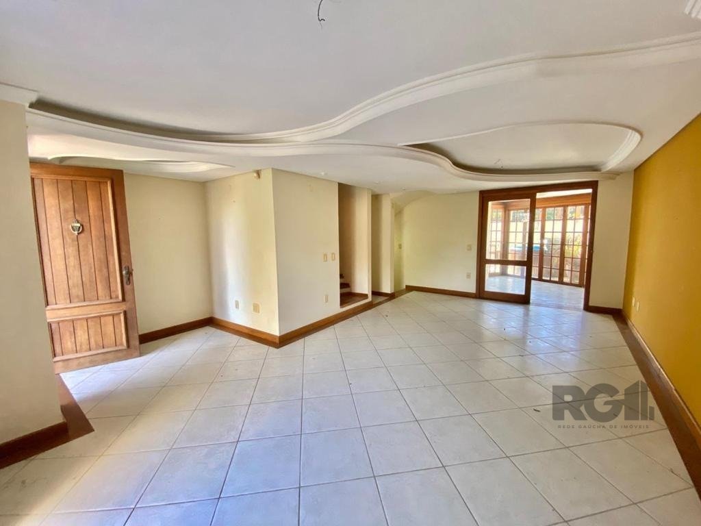 Casa de Condomínio para alugar com 4 quartos, 317m² - Foto 1