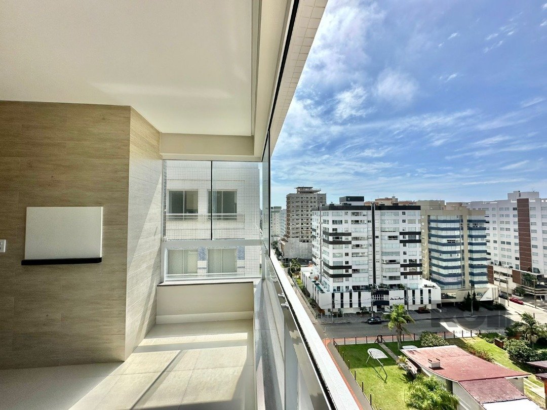 Apartamento com 161m², 3 dormitórios, 3 suítes, 1 vaga no bairro Centro em Capão da Canoa para Comprar