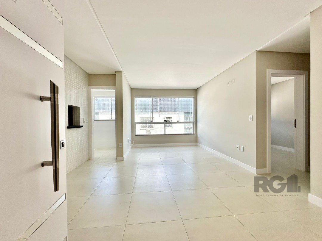 Apartamento com 88m², 2 dormitórios, 1 suíte, 1 vaga no bairro Centro em Capão da Canoa para Comprar