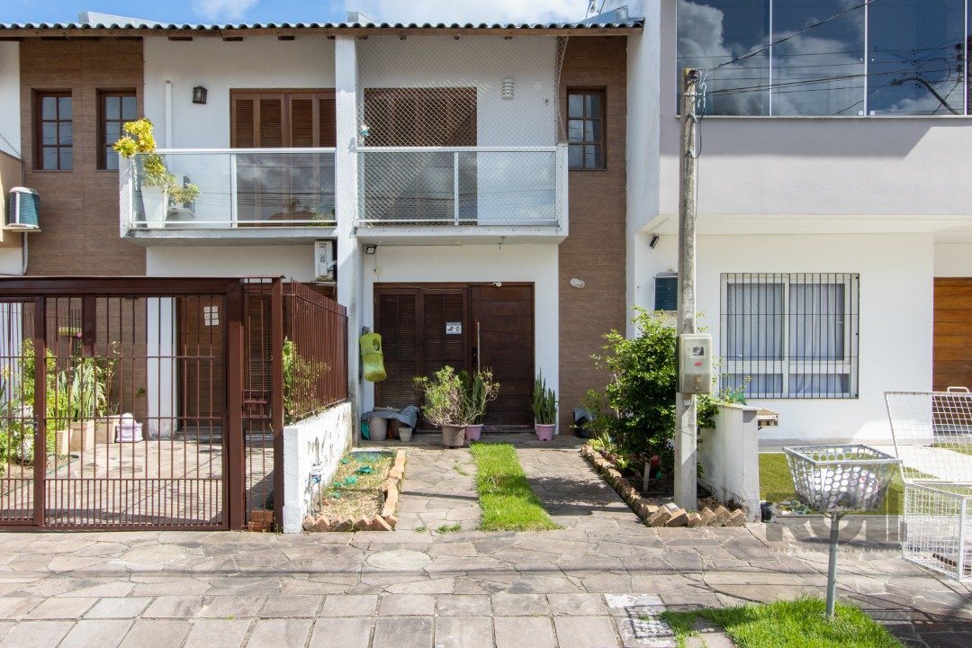 Casa Condominio com 65m², 2 dormitórios, 1 vaga no bairro Hípica em Porto Alegre para Comprar