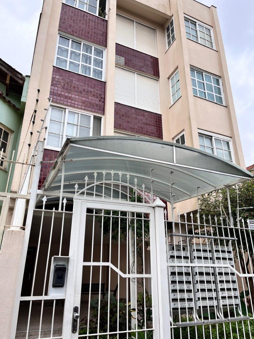 Apartamento com 39m², 2 dormitórios, 1 vaga no bairro Rio Branco em Porto Alegre para Comprar