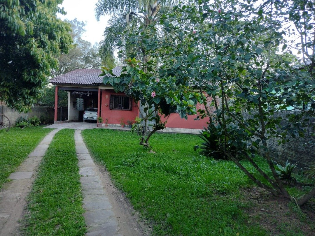 Casa com 280m², 3 dormitórios, 1 suíte, 3 vagas no bairro Belém Velho em Porto Alegre para Comprar