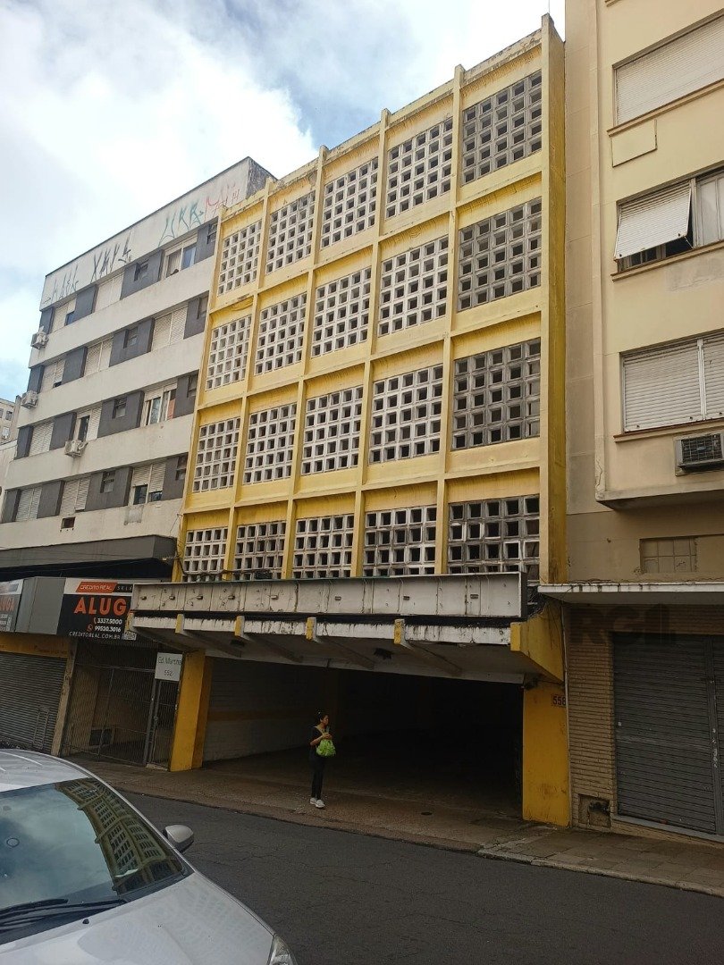 Box com 13m² no bairro Centro Histórico em Porto Alegre para Comprar