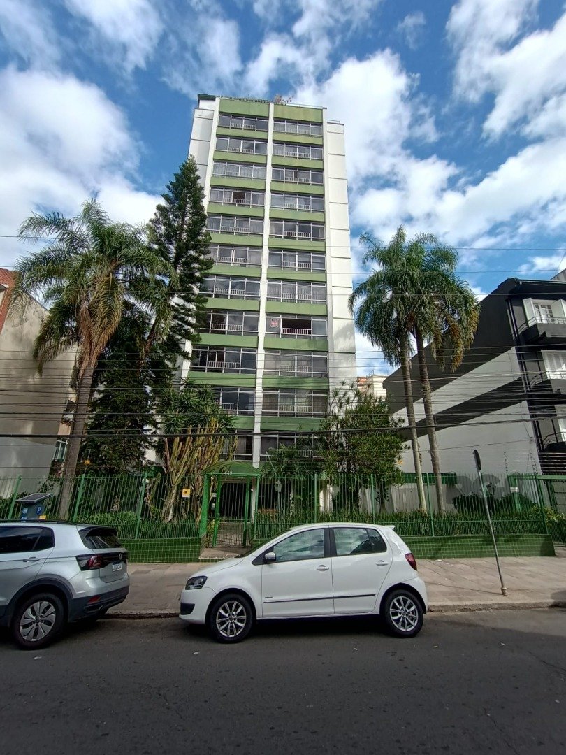 Apartamento com 120m², 3 dormitórios, 1 suíte, 1 vaga no bairro Bom Fim em Porto Alegre para Comprar