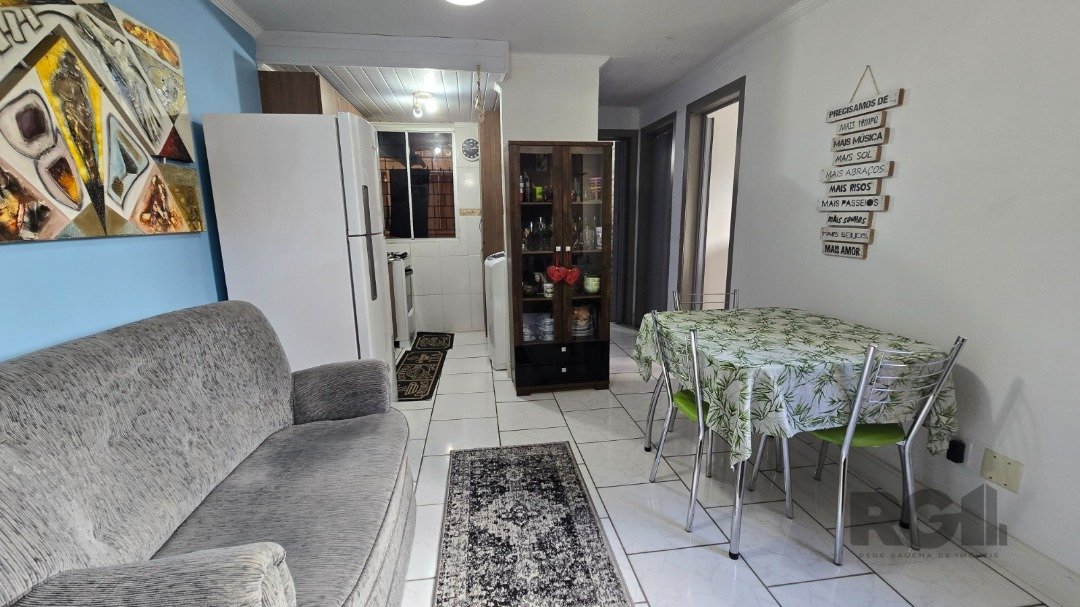 Apartamento com 38m², 2 dormitórios, 1 vaga no bairro Vila Nova em Porto Alegre para Comprar
