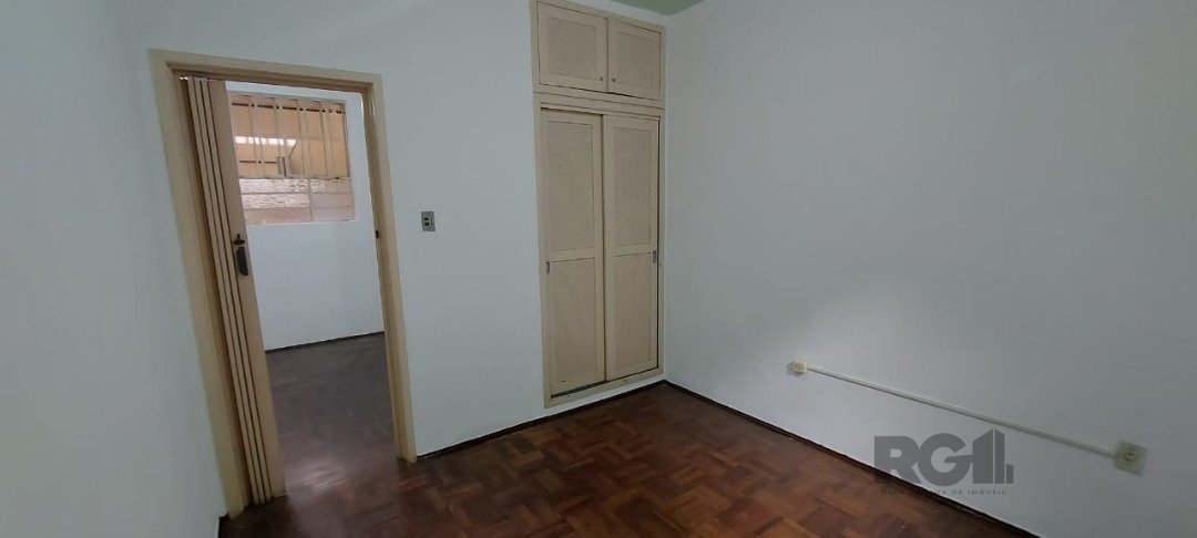 Apartamento com 40m², 2 dormitórios no bairro Floresta em Porto Alegre para Comprar