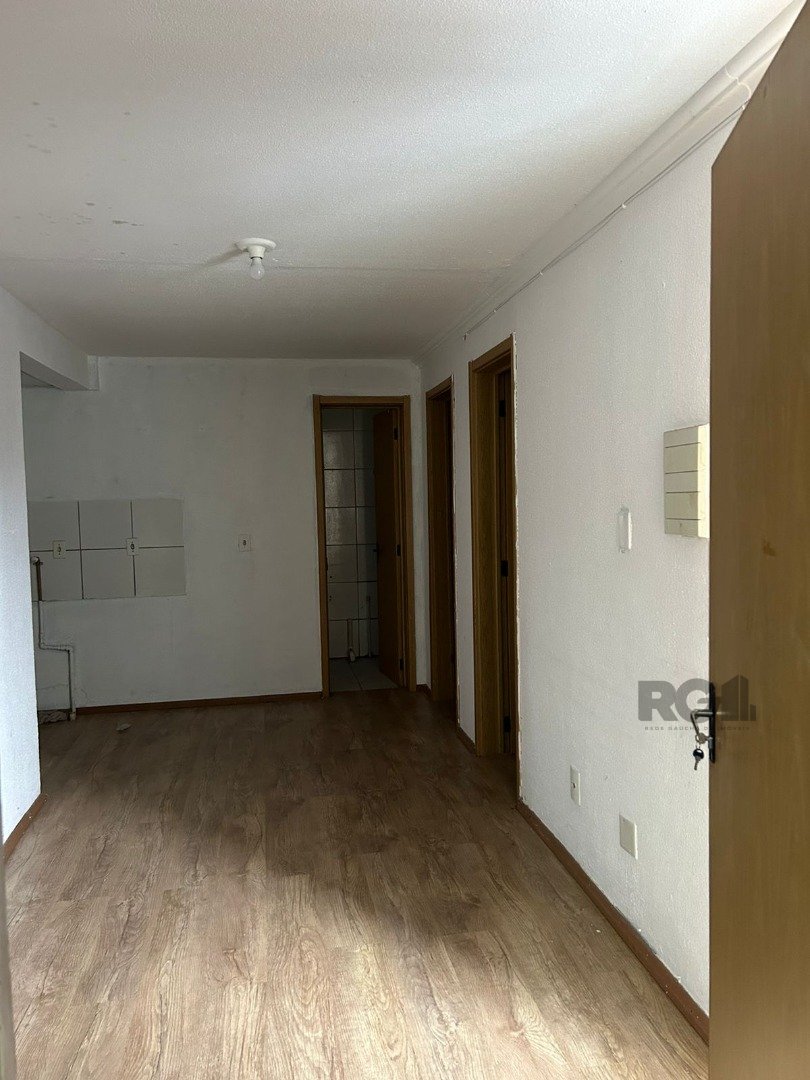 Apartamento à venda com 2 quartos, 43m², 1 vaga, Rua São Guilherme no bairro Partenon em Porto Alegre