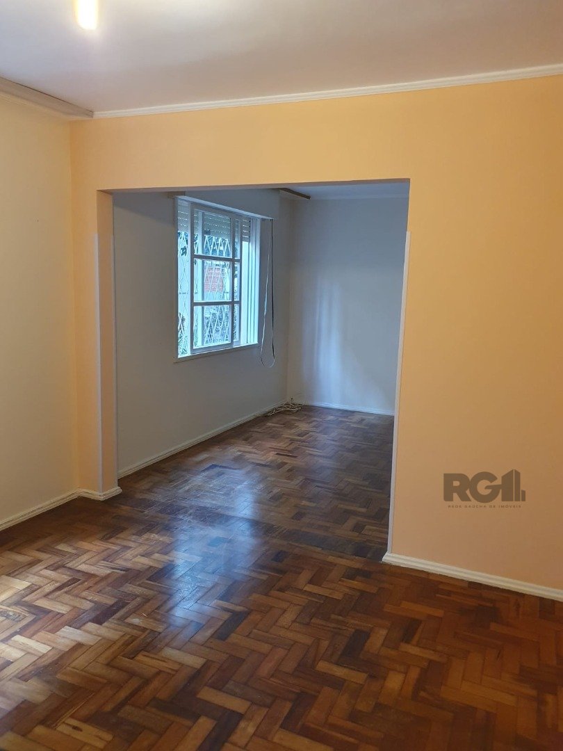 Apartamento com 79m², 3 dormitórios no bairro Cristal em Porto Alegre para Comprar