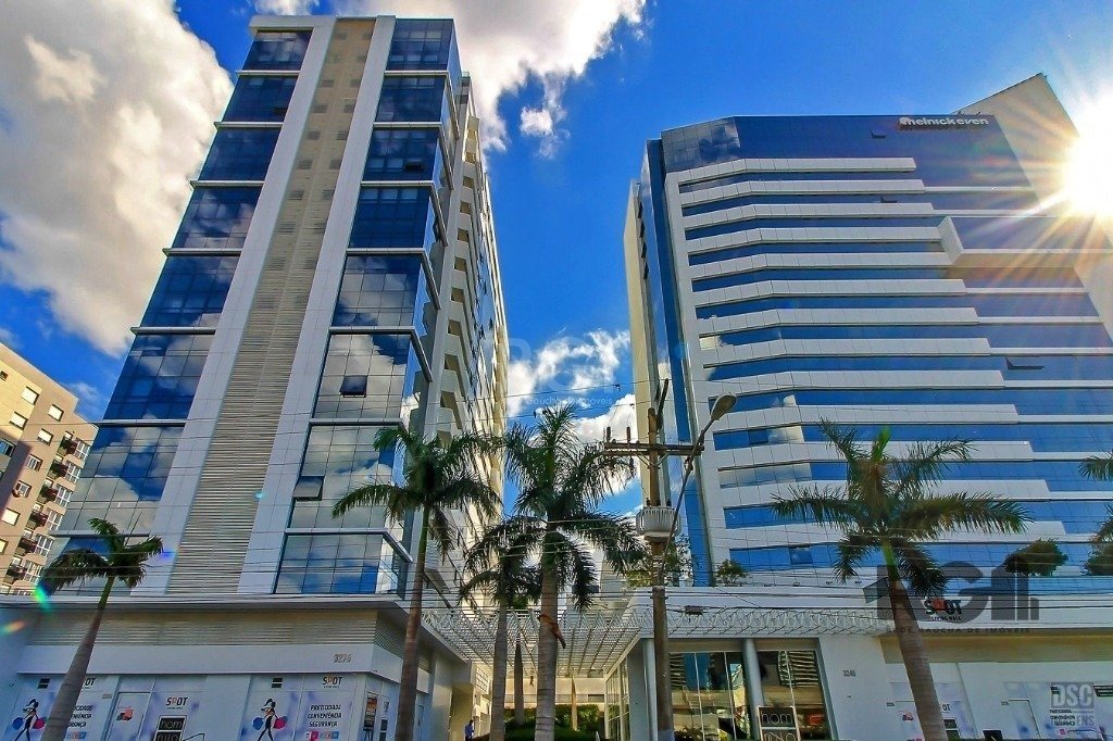 Loft com 39m², 1 dormitório, 1 vaga no bairro Jardim Europa em Porto Alegre para Comprar
