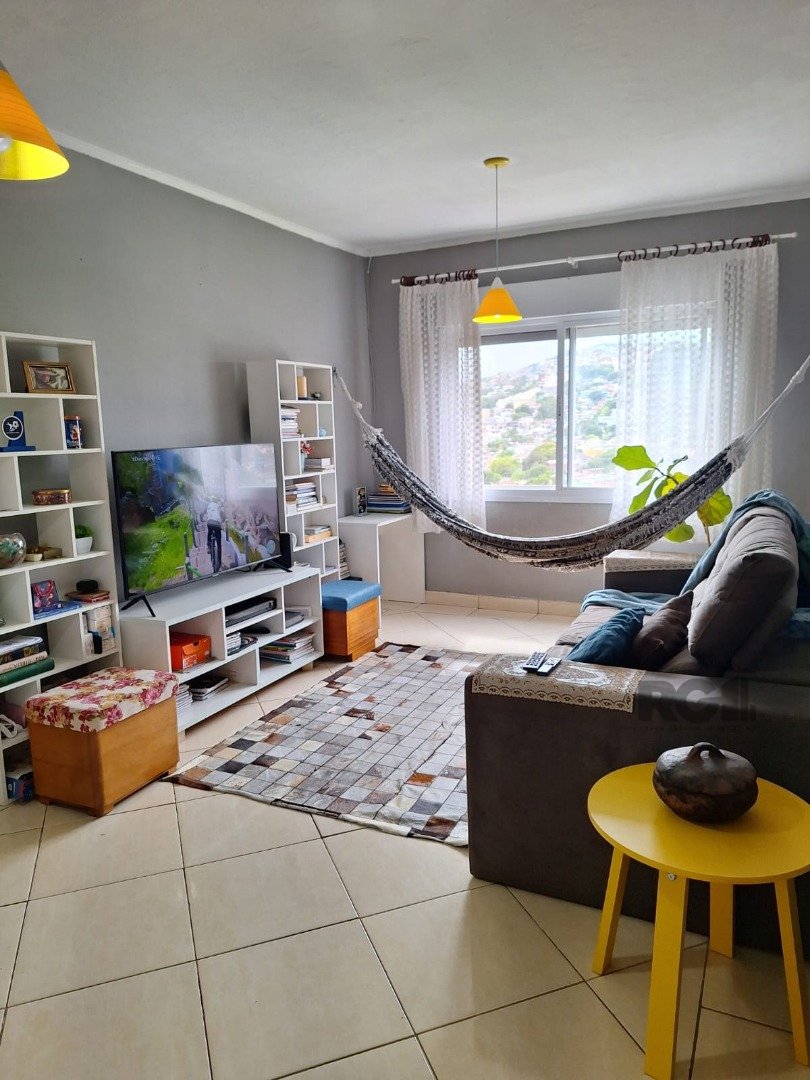 Apartamento com 75m², 2 dormitórios no bairro Cavalhada em Porto Alegre para Comprar