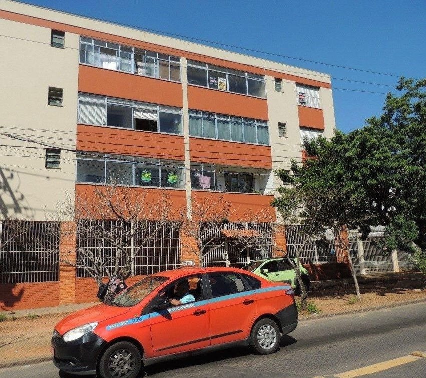 Apartamento com 71m², 2 dormitórios no bairro Jardim Planalto em Porto Alegre para Comprar