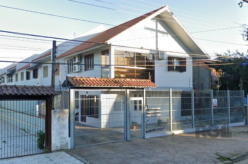 Casa Condominio à venda com 3 quartos, 118m², 1 suíte, 1 vaga, Rua Marquês do Maricá no bairro Vila Nova em Porto Alegre