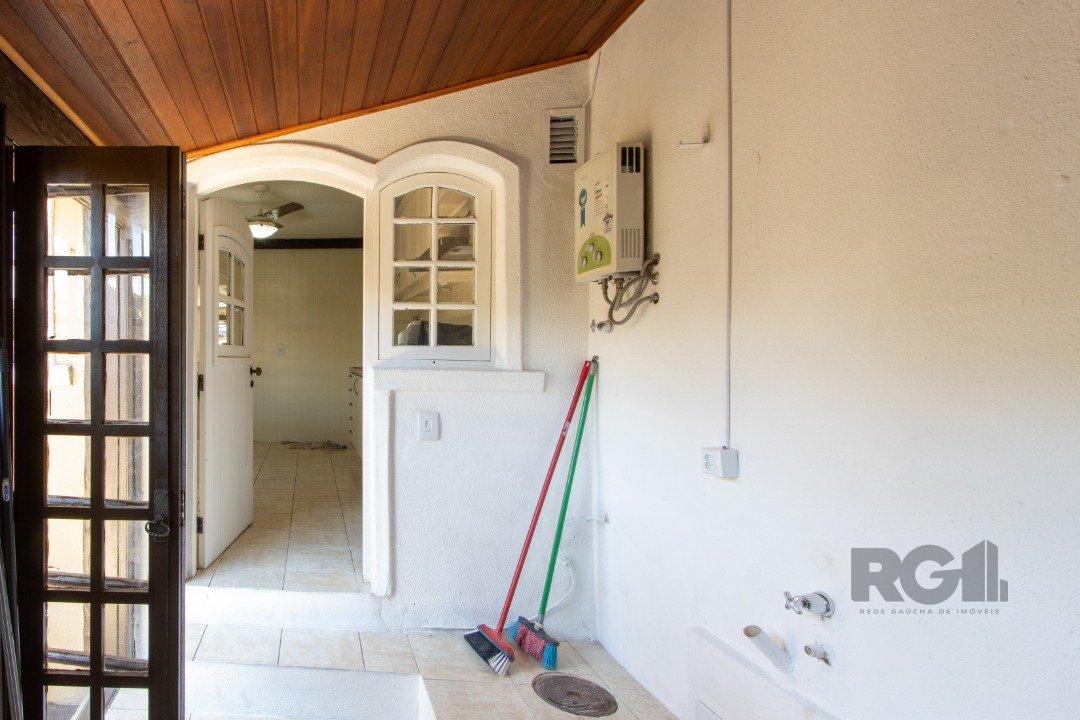 Casa de Condomínio para alugar com 3 quartos, 326m² - Foto 17