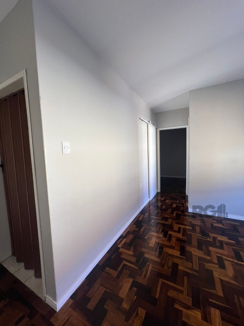 Apartamento à venda com 2 quartos, 51m², 1 vaga, Avenida Taquary no bairro Cristal em Porto Alegre