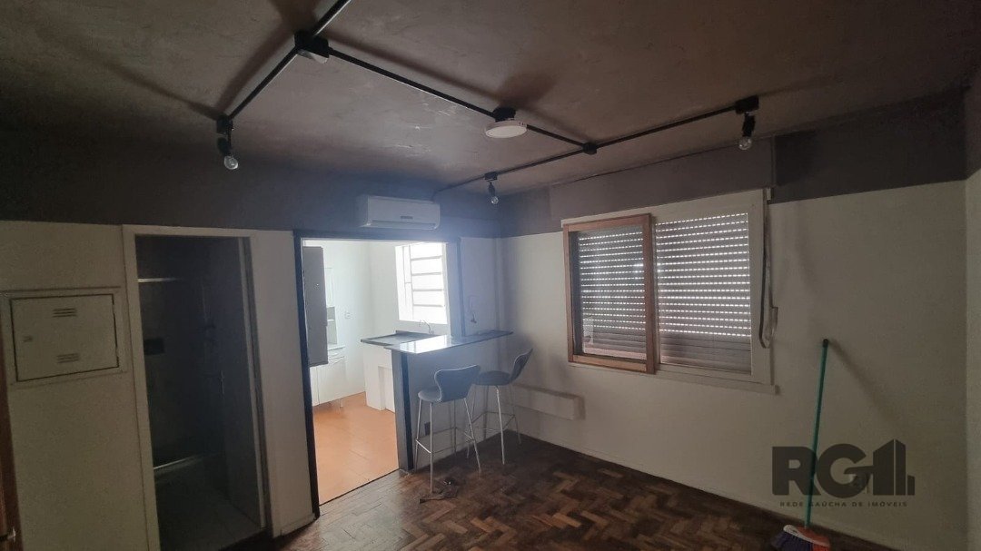 Apartamento à venda com 1 quarto, 35m², Rua Coronel Francisco Bitencourt no bairro Passo da Areia em Porto Alegre