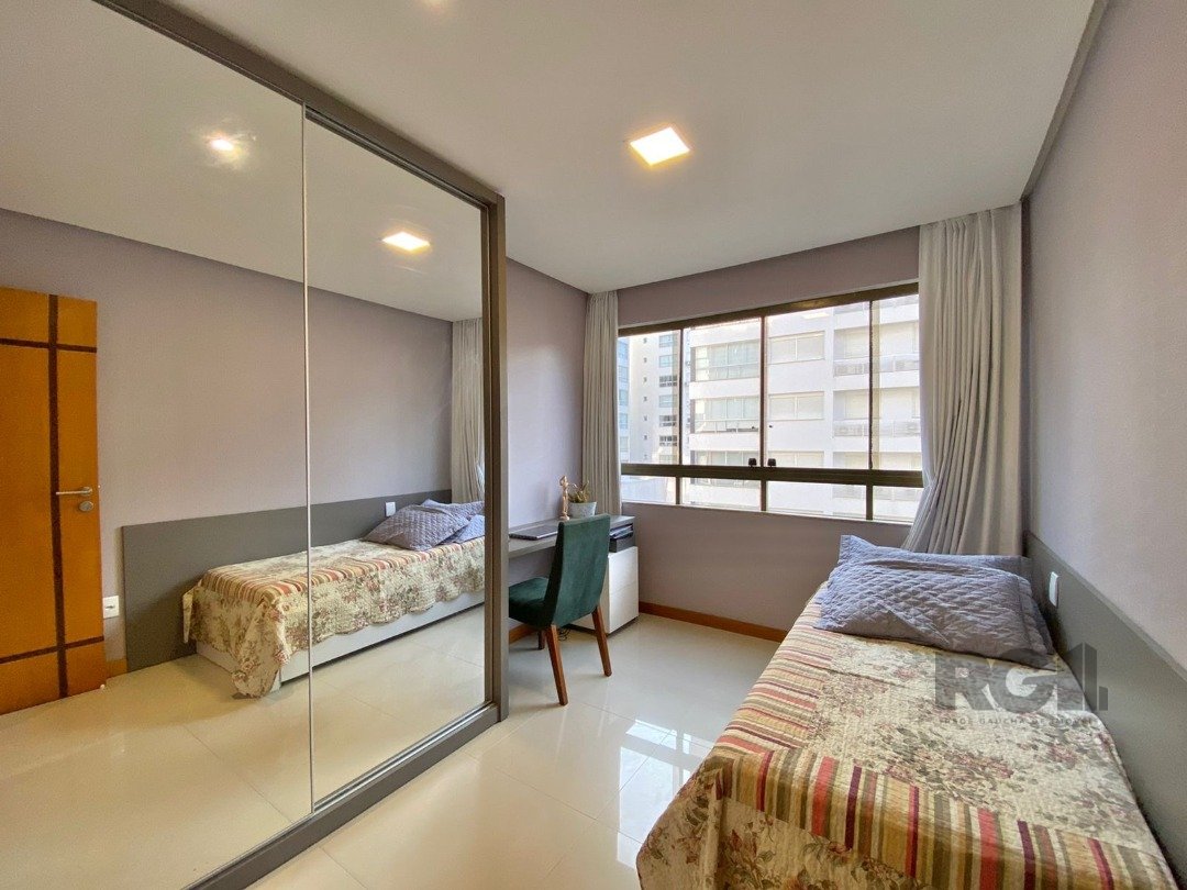 Apartamento à venda com 3 quartos, 159m² - Foto 13