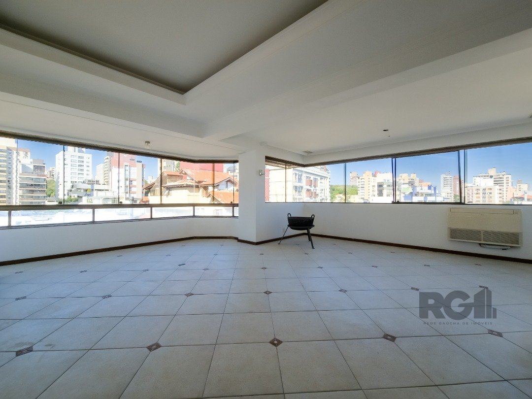 Cobertura com 222m², 3 dormitórios, 1 suíte, 3 vagas no bairro Rio Branco em Porto Alegre para Comprar