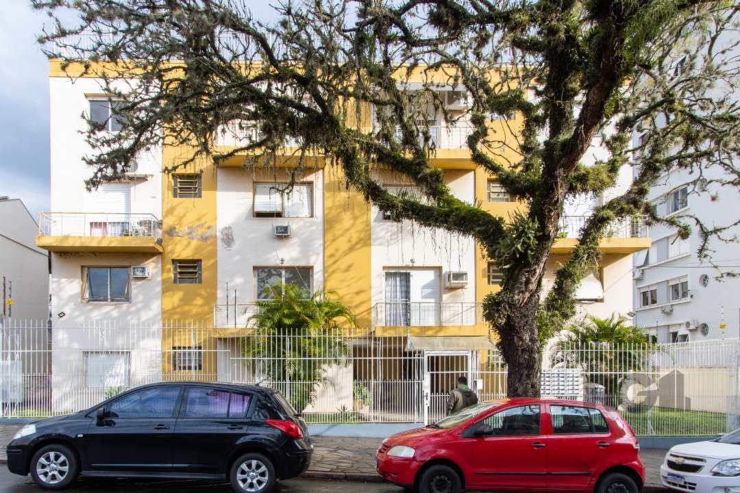 Apartamento à venda com 2 quartos, 82m², 1 vaga, Rua Inhandui no bairro Cristal em Porto Alegre