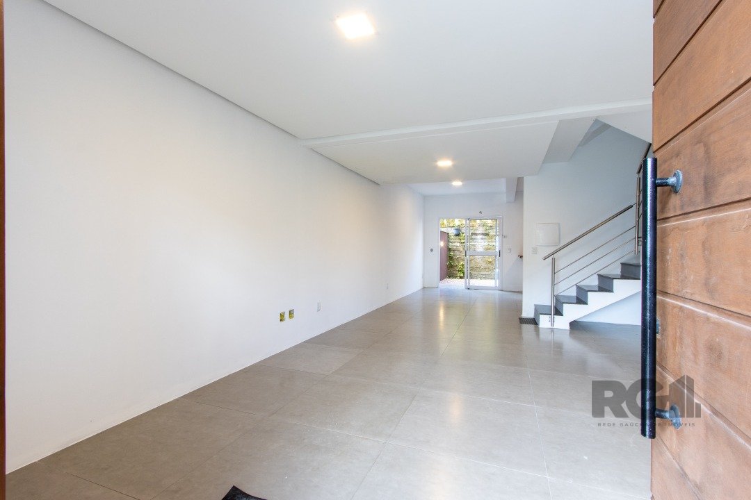 Casa à venda com 3 quartos, 150m² - Foto 2