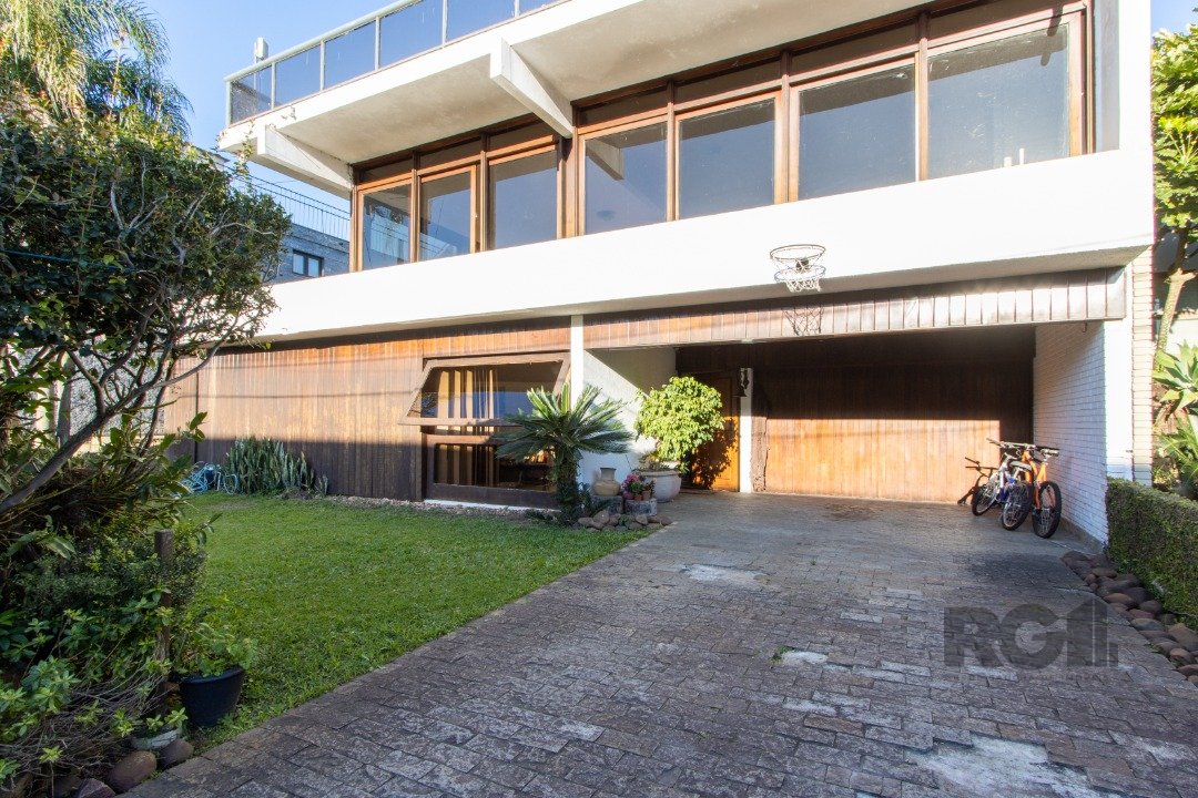 Casa Condominio à venda com 3 quartos, 375m², 1 suíte, 4 vagas, Rua Sinke no bairro Santa Tereza em Porto Alegre