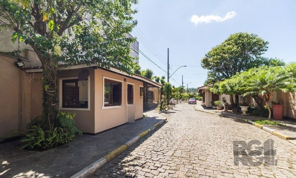 Casa de Condomínio para alugar com 3 quartos, 232m² - Foto 3