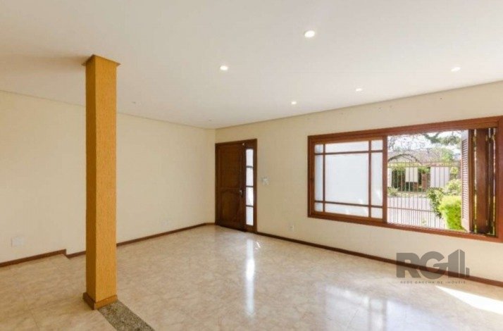 Casa para alugar com 4 quartos, 290m² - Foto 4