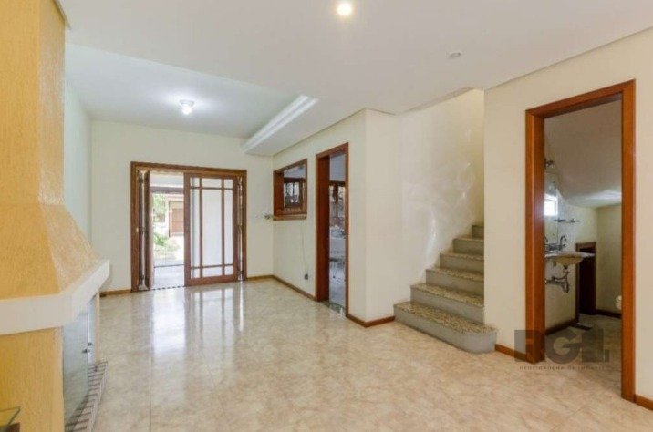 Casa para alugar com 4 quartos, 290m² - Foto 6