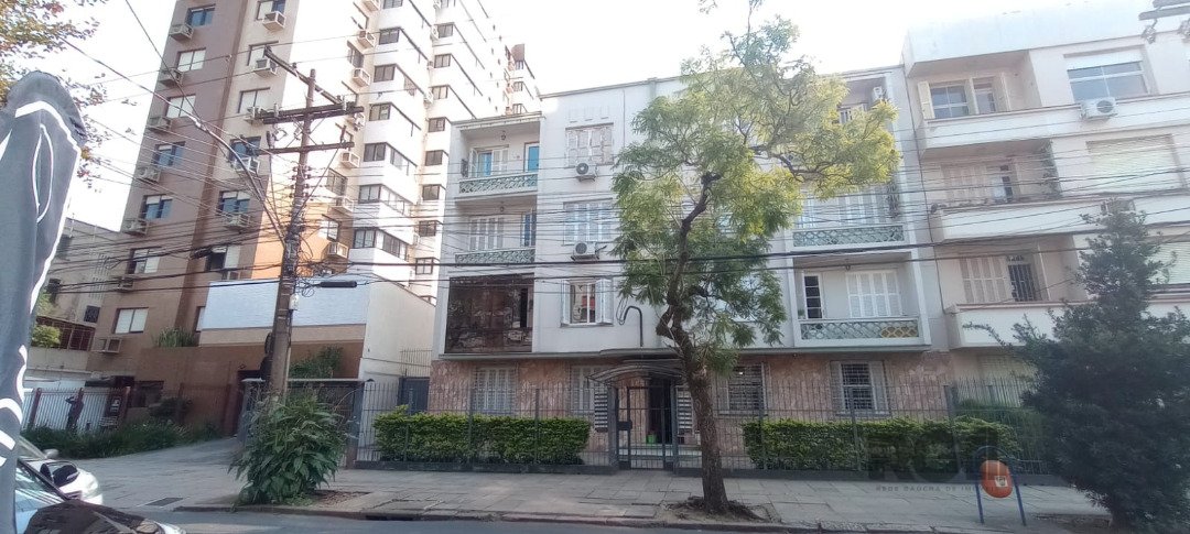 Apartamento com 90m², 3 dormitórios no bairro Rio Branco em Porto Alegre