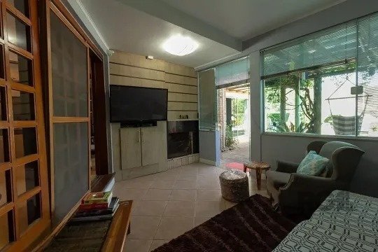 Casa para alugar com 4 quartos, 351m² - Foto 7