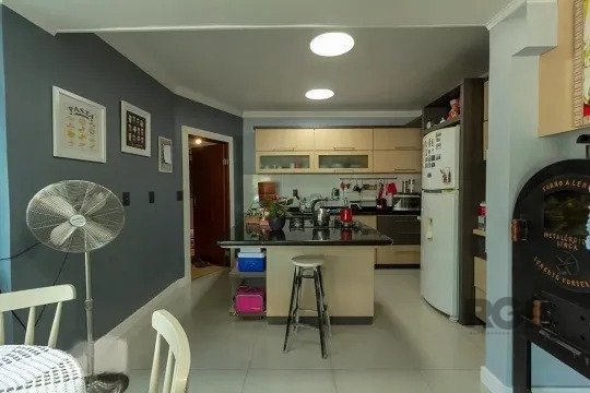 Casa para alugar com 4 quartos, 351m² - Foto 12