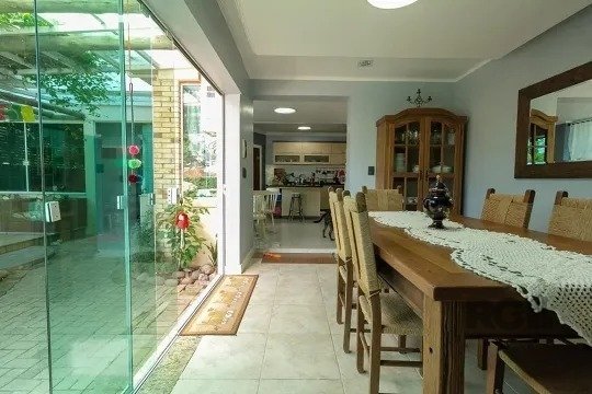 Casa para alugar com 4 quartos, 351m² - Foto 14