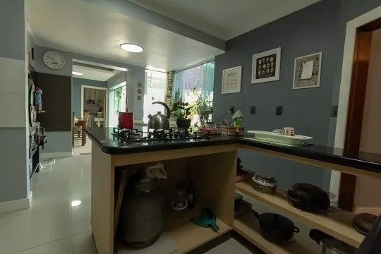 Casa para alugar com 4 quartos, 351m² - Foto 16