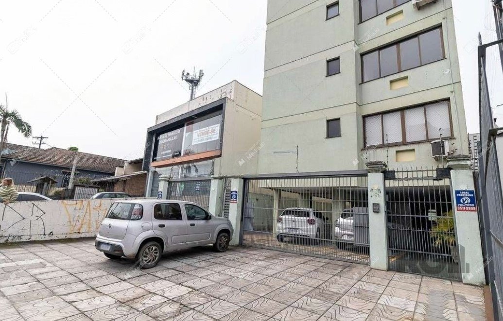 Apartamento à venda com 3 quartos, 104m², 1 vaga, Avenida Doutor Carlos Barbosa no bairro Medianeira em Porto Alegre