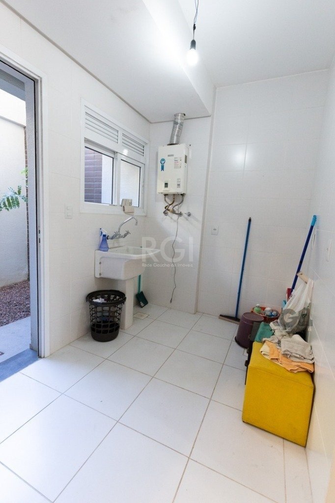 Casa de Condomínio para alugar com 3 quartos, 251m² - Foto 20