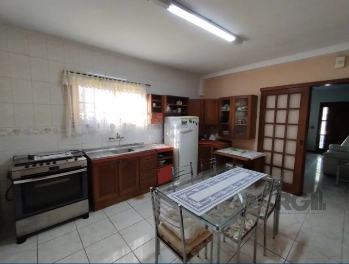 Casa para alugar com 5 quartos, 250m² - Foto 5